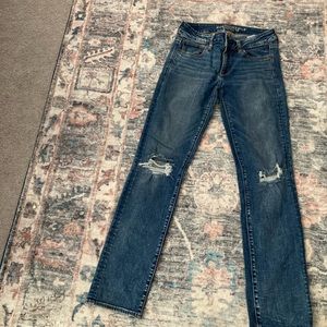 American Eagle straight distressed jeans. Cotton Stretch S~4. NWOT